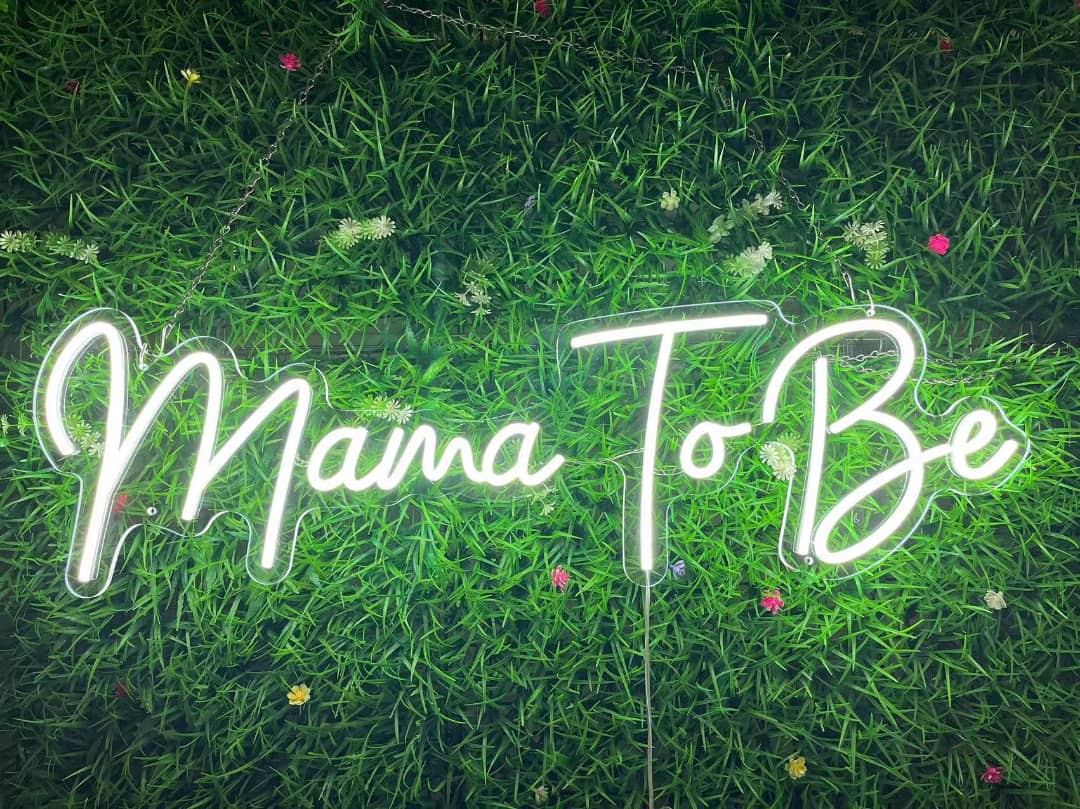 Mama To Be Neon Sign