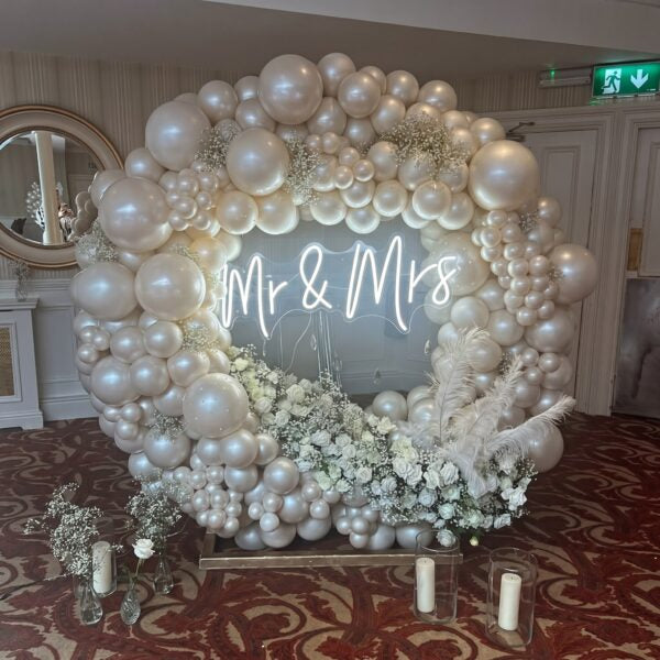Mr & Mrs Neon Sign